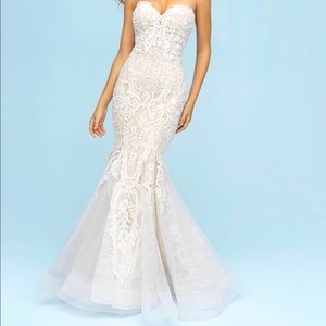 Allure 9601 Wedding Gown